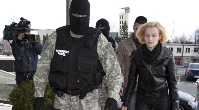 Matka małej Madzi prowadzona przez funkcjonariuszy grupy Rutkowski Patrol podczas działań śledczych