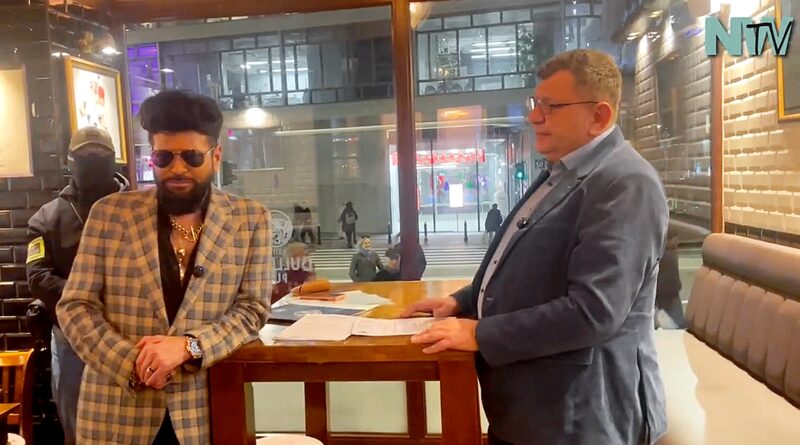 Krzysztof Rutkowski i Zbigniew Stonoga podczas rozmowy w programie