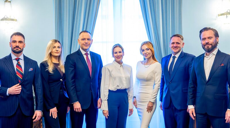 Spotkanie w Pałacu Prezydenckim dotyczące sytuacji w schroniskach dla zwierząt z udziałem Dody, dziennikarzy i przedstawicieli władz