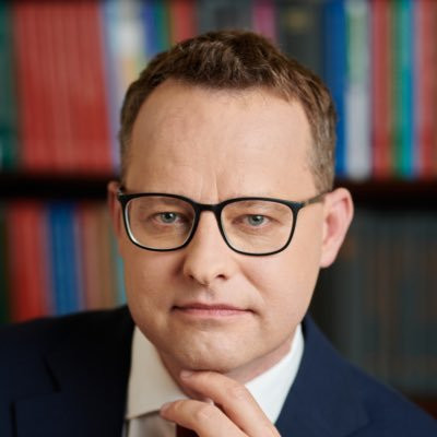 Krzysztof Rutkowski szuka Marcina Romanowskiego to były wiceminister sprawiedliwości, poszukiwany listem gończym